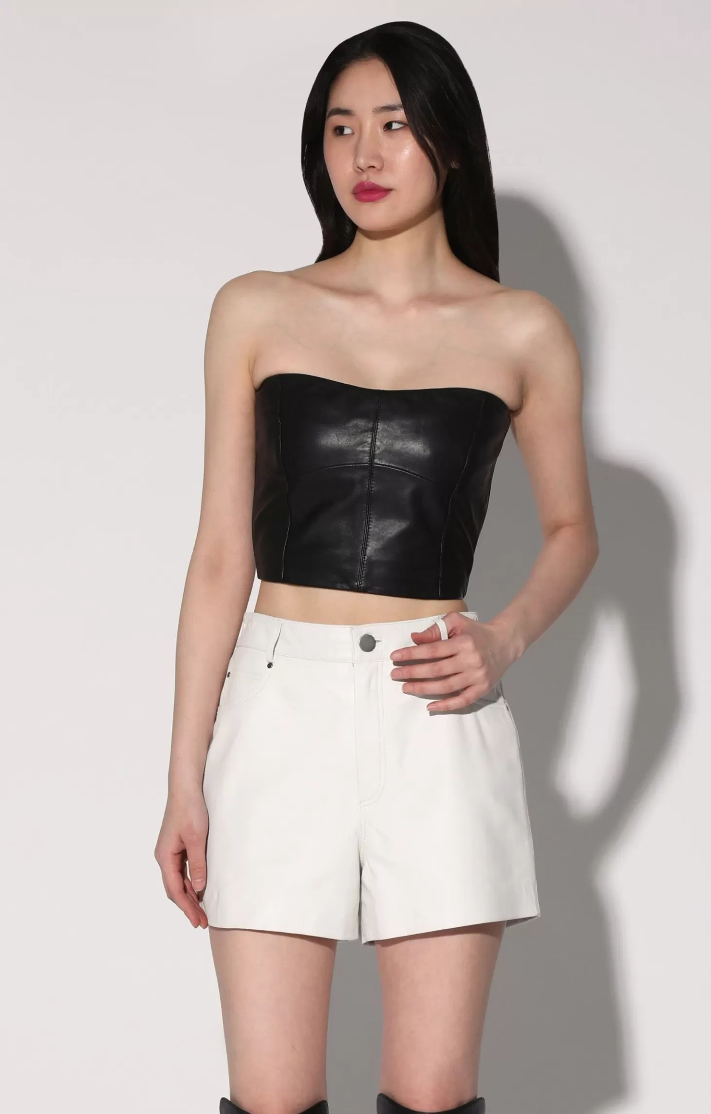 Sarah Short, Bright White-Leather>Walter Baker Fashion